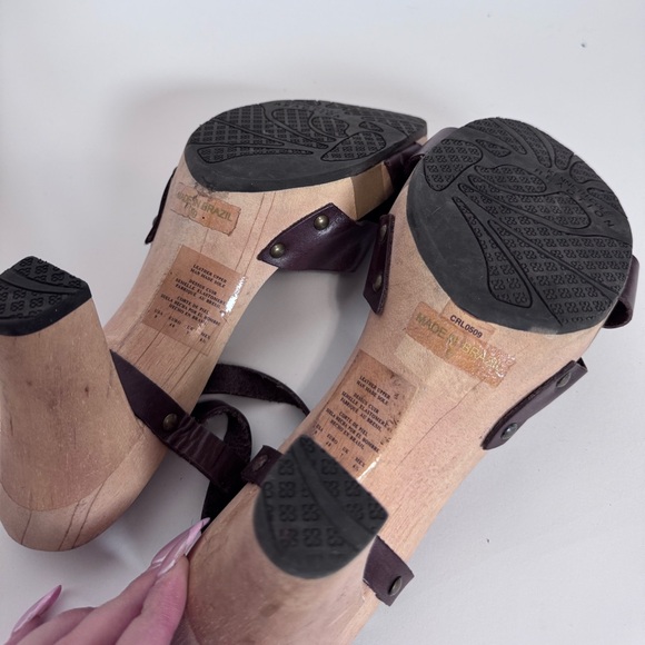 ❌SOLD❌ Kenneth Cole Vintage Y2K Flower Brown Leather Wooden Heels - Picture 7 of 7